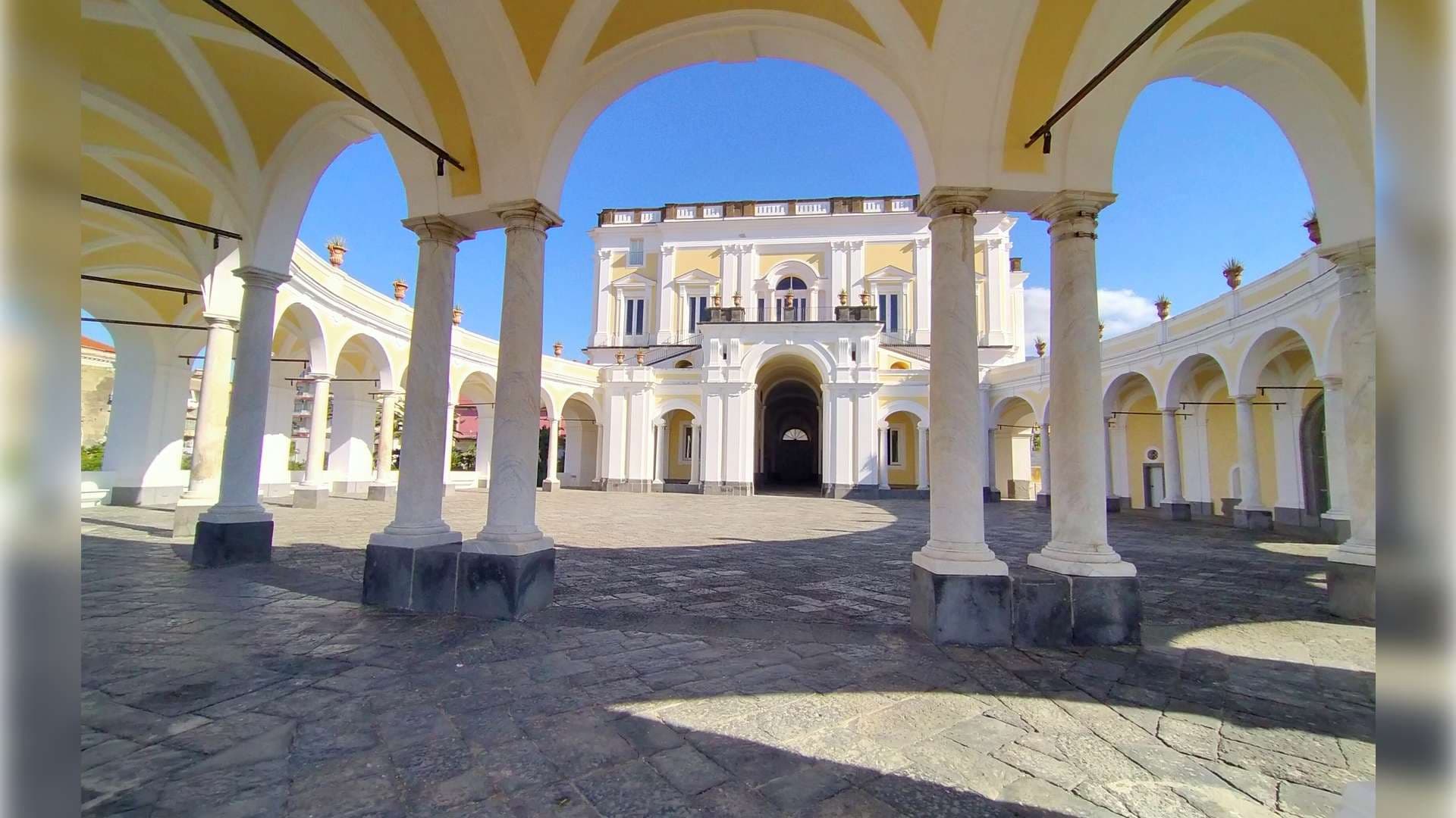 History, flavors and life in the "Vasto" neighborhood of Naples