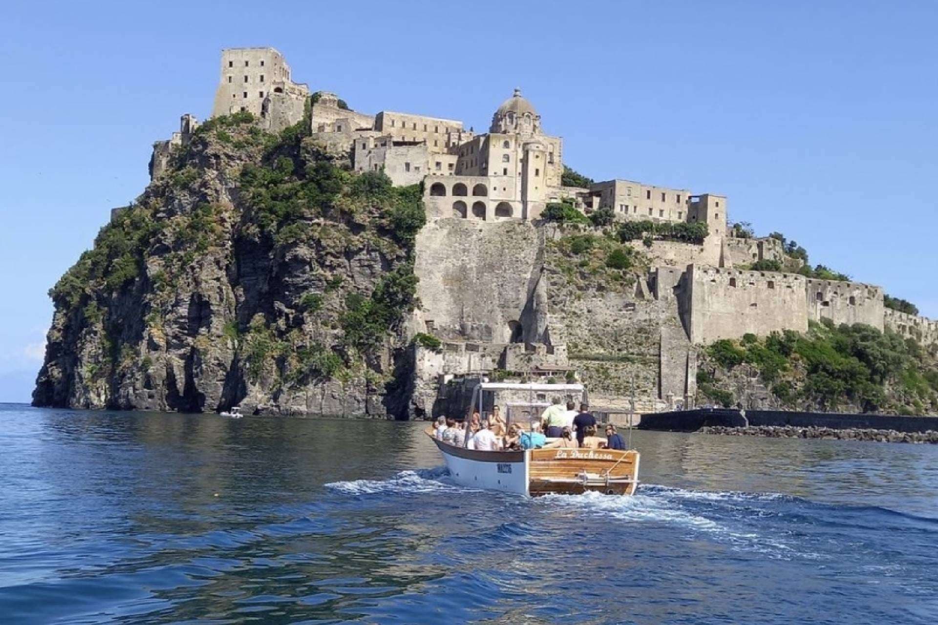 Tour of Castles in Campania - 3 Days 