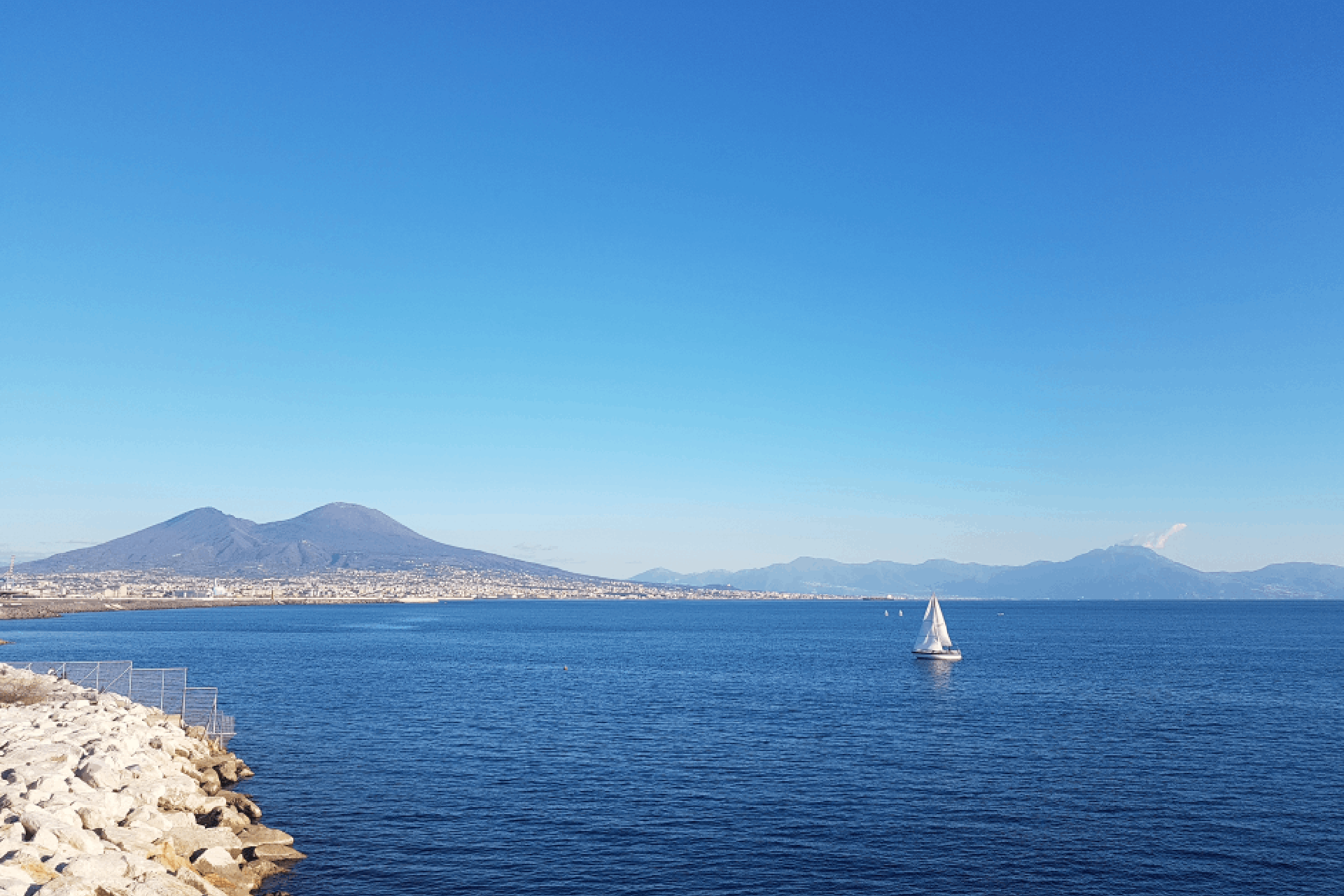 Viaggio a Napoli: Tesori Nascosti e Meraviglie Marine 